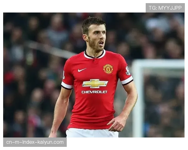 曼联中场控制力明显不足 梅努单后腰位置防守经验欠缺 曼联中场控制力明显不足 梅努单后腰位置防守经验欠缺