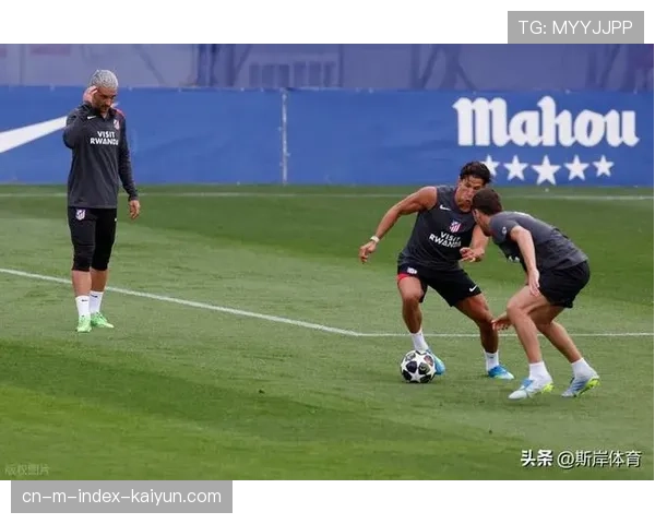 西蒙尼身体对抗策略：让巴萨细腻表现消失的掌控方式